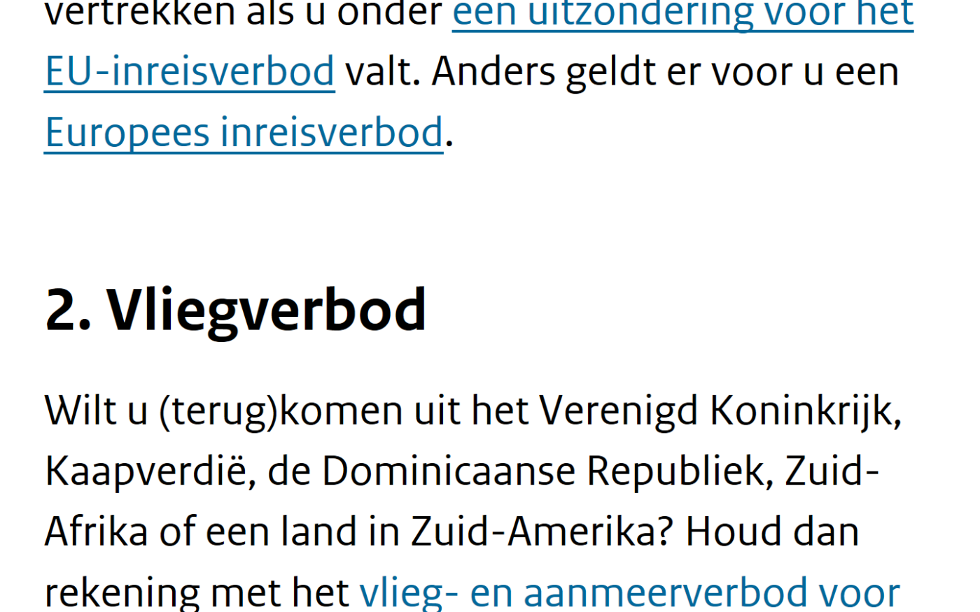 Gemeentehuis met een computerscherm waarop overheidsdocumenten worden gepubliceerd, symbool voor openbaarmaking van gemeentelijke stukken